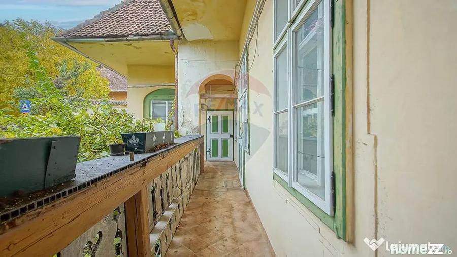 Casă cu 5 camere cu Teren 479 Mp în Schei
