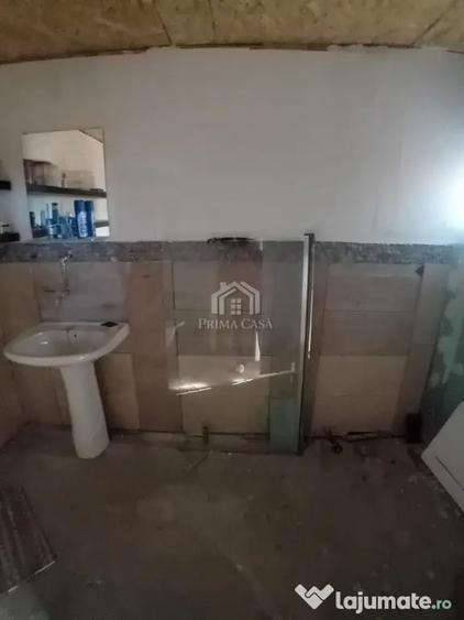 Casă cu 4 camere cu Teren 700 Mp în Dealu Viei