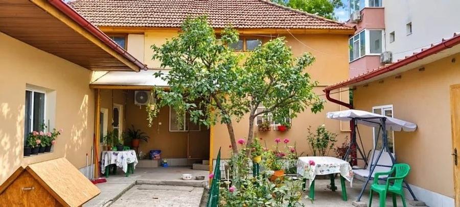 Casă cu 4 camere în Central