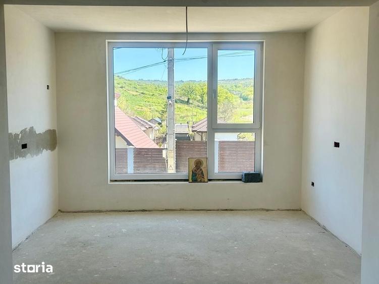 Casă cu 5 camere cu Teren 700 Mp în Bârnova