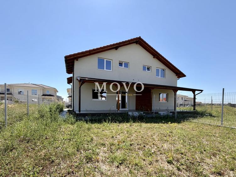Duplex cu 4 camere cu Canalizare în Moșnița Nouă