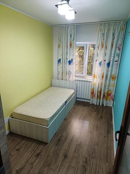 Apartament cu 3 camere decomandat în Siderurgiștilor