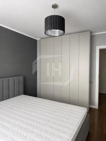 Apartament cu 3 camere semidecomandat, mobilat în Europa