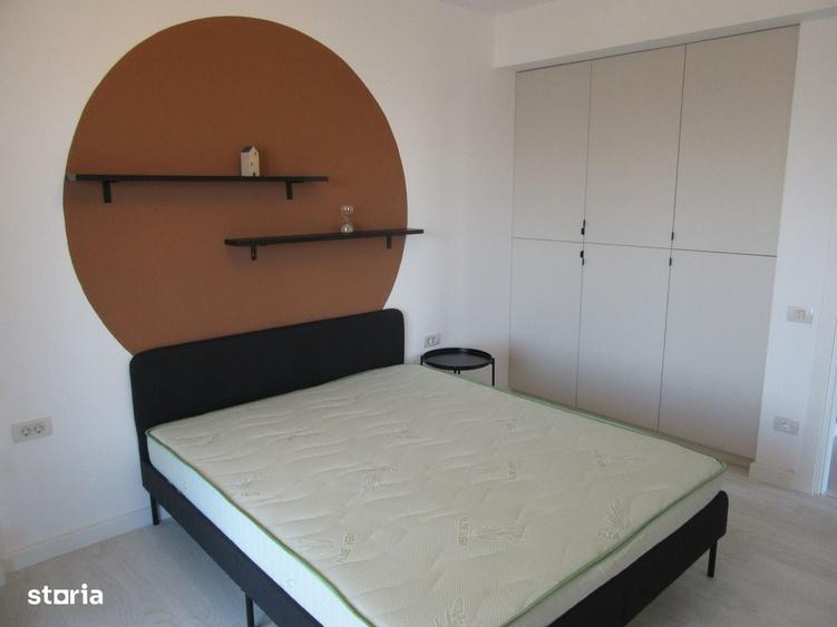 Apartament cu 3 camere semidecomandat în Fundeni