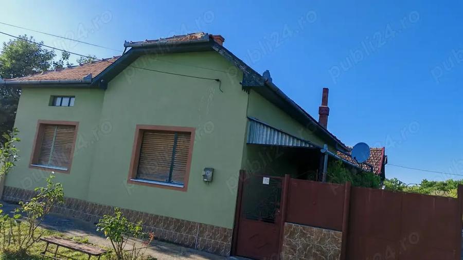 Casă cu 4 camere în Țipari
