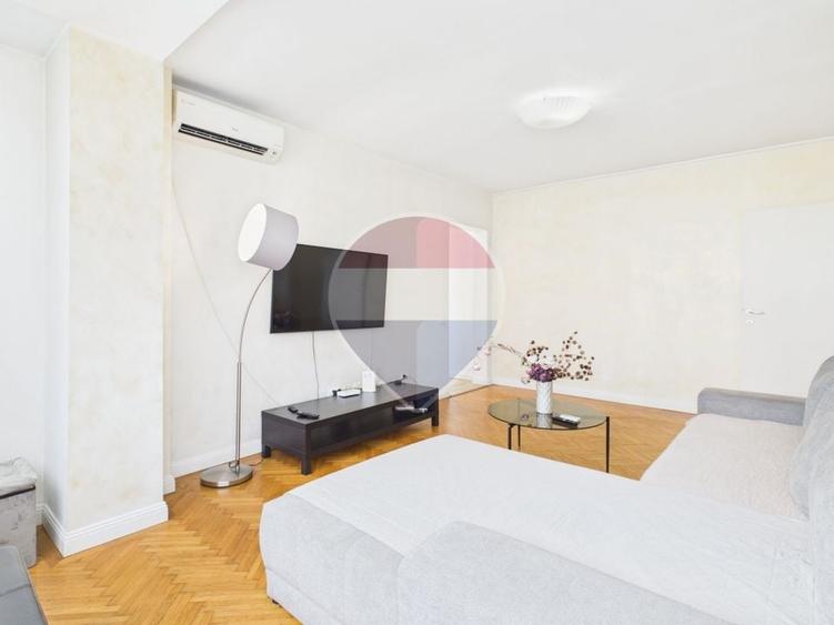 Apartament cu 3 camere semidecomandat, mobilat în Lacul Tei