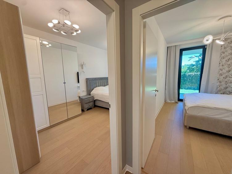 Apartament cu 3 camere decomandat, mobilat în Băneasa