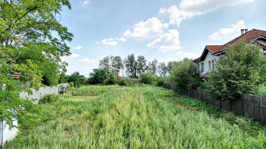 Teren Construcții intravilan de 1777 mp, în Stupini