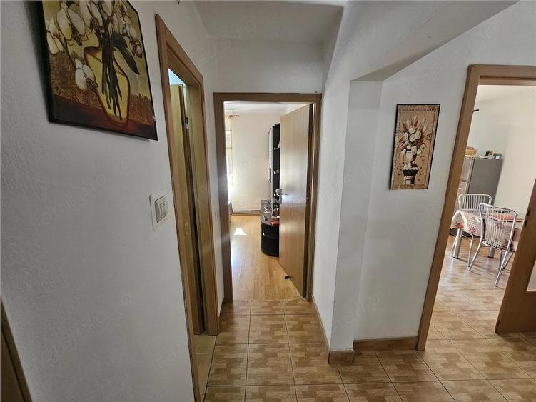 Apartament cu 2 camere decomandat în Cuptoare (Reșița)
