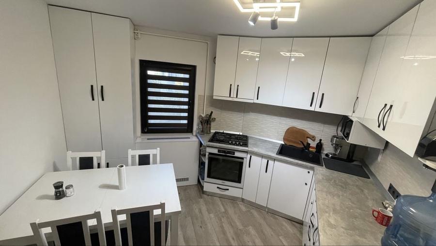 Apartament cu 3 camere nedecomandat în Nicolae Bălcescu