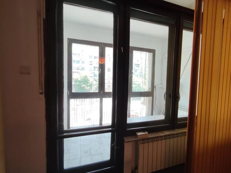 Apartament cu 4 camere circular în P-ța Romană