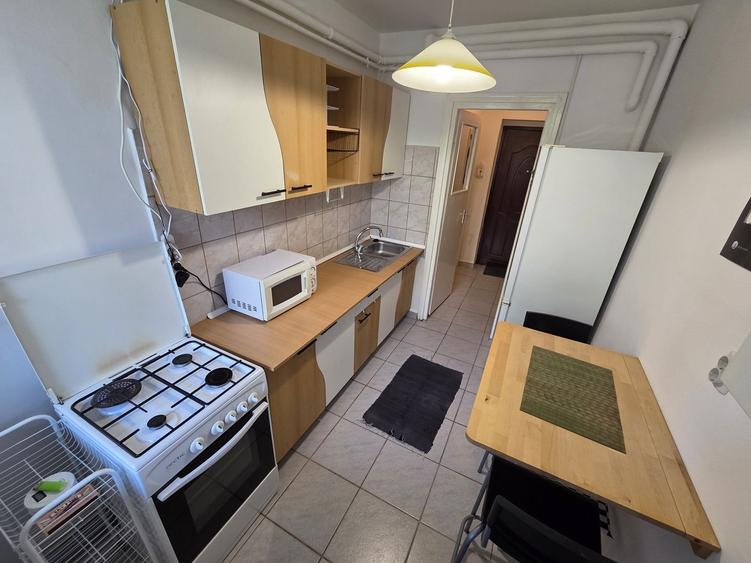 Apartament cu 2 camere semidecomandat, mobilat în Grigorescu