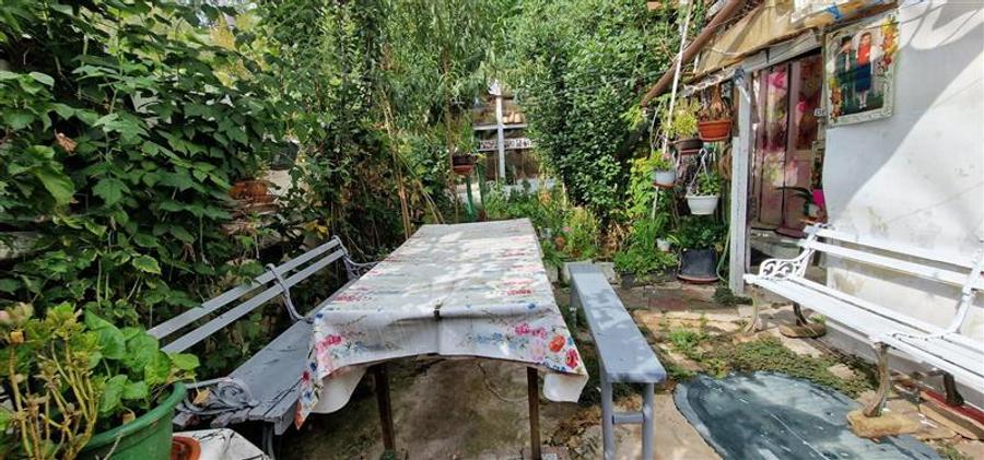 Casă individuală cu 11 camere cu Canalizare în Exterior Vest