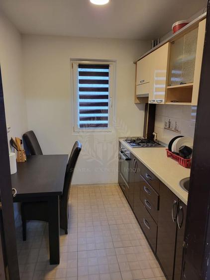 Apartament cu 3 camere decomandat, mobilat în Republicii