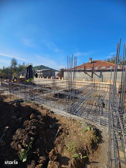 Casă cu 5 camere cu Teren 448 Mp în Central