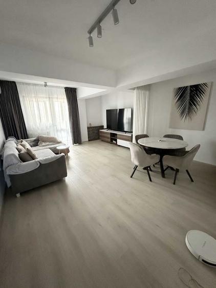 Apartament cu 3 camere decomandat în Cârcea