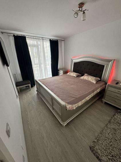 Apartament cu 2 camere semidecomandat în Roșu