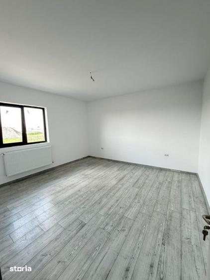 Casă cu 3 camere cu Canalizare în Central