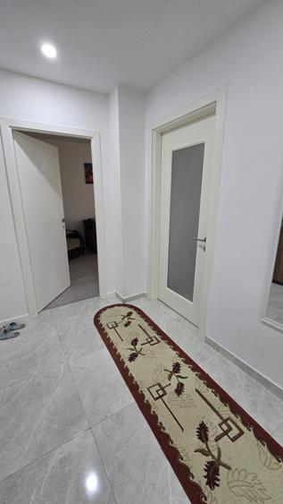 Apartament cu 2 camere decomandat în Carrefour