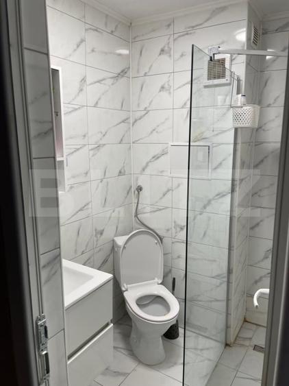 Garsonieră decomandată, mobilată în Valenta