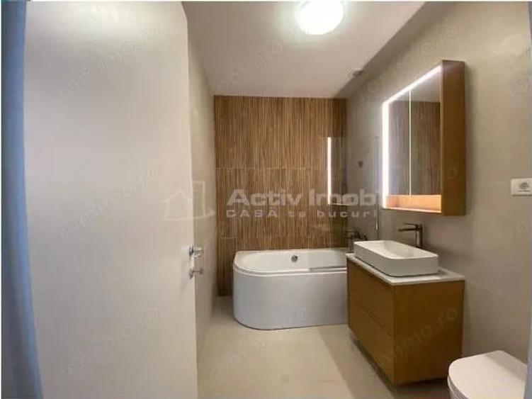 Apartament cu 3 camere decomandat în Dămăroaia