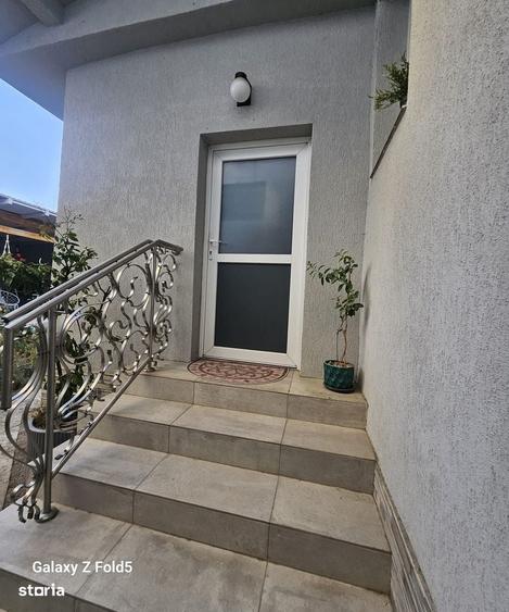 Casă cu 4 camere cu Teren 240 Mp în Central