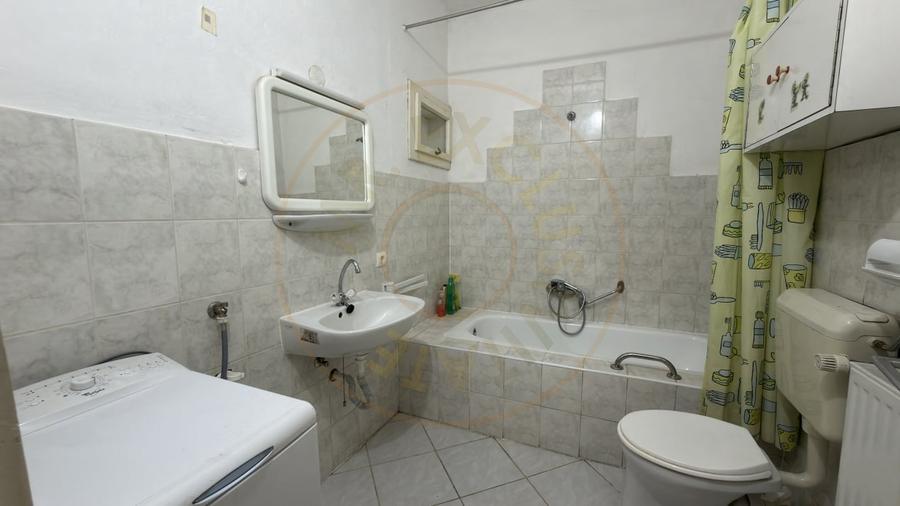 Casă individuală cu 4 camere cu Canalizare în Carei