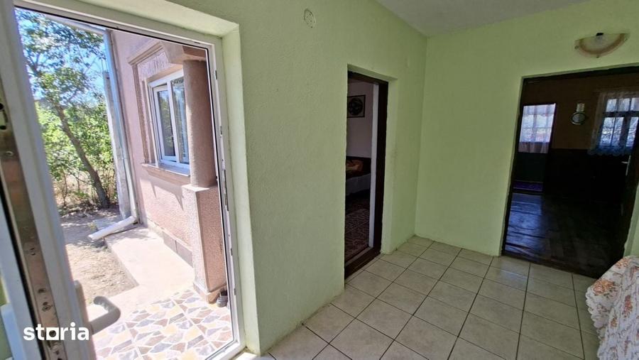 Casă cu 3 camere cu Teren 1667 Mp în Teiu