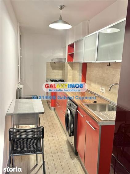 Apartament cu 3 camere decomandat, mobilat în Romană
