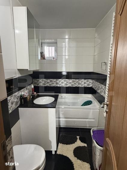 Apartament cu 3 camere semidecomandat în George Enescu