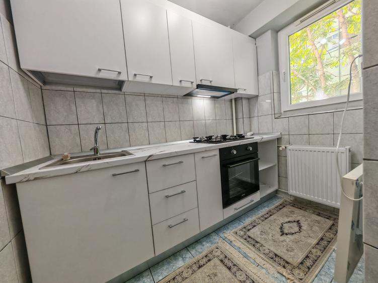 Garsonieră decomandată în Mihai Bravu