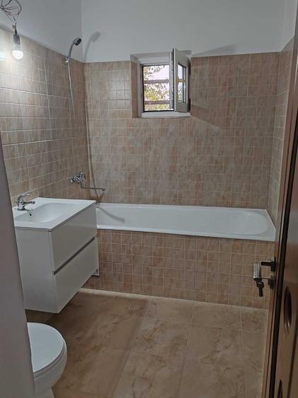 Apartament cu 4 camere decomandat în Colentina