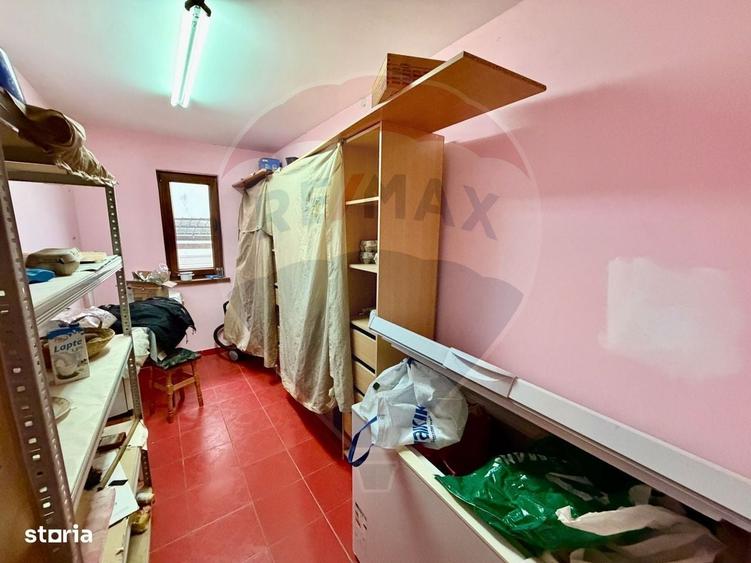 Casă cu 4 camere în Vânători