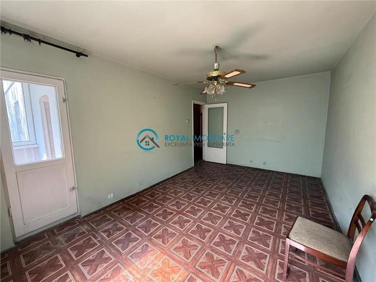 Apartament cu 3 camere decomandat în Paltiniș