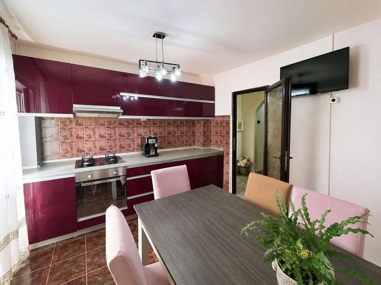 Apartament cu 4 camere decomandat în Mărăști
