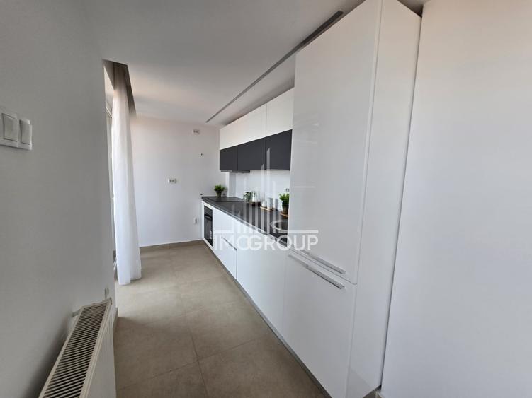 Apartament cu 5 camere semidecomandat, mobilat în Bună Ziua