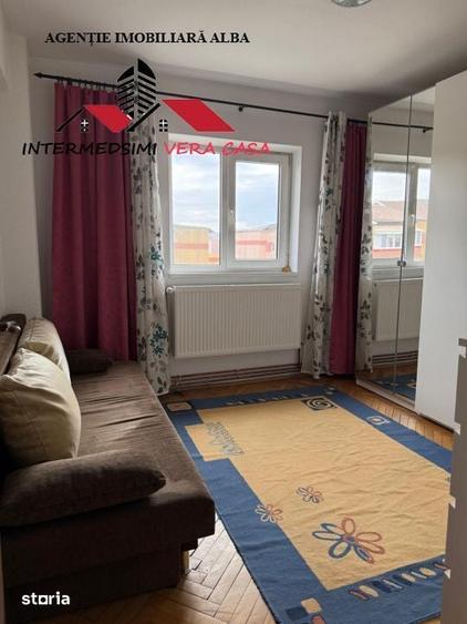 Apartament cu 3 camere decomandat în Cetate
