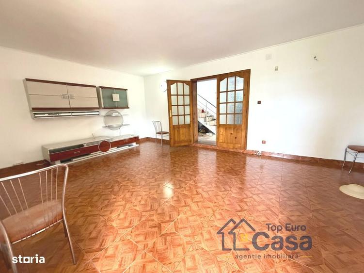 Casă cu 4 camere cu Teren 1676 Mp în Central