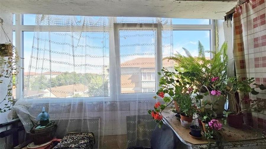 Apartament cu 4 camere decomandat în Aradului
