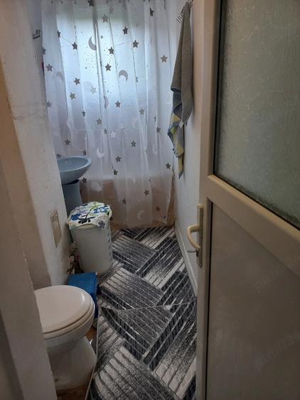 Apartament cu 2 camere semidecomandat în Craiovei