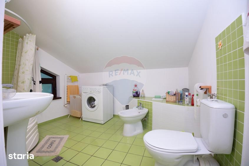 Casă cu 5 camere cu Teren 2340 Mp în Bălilești