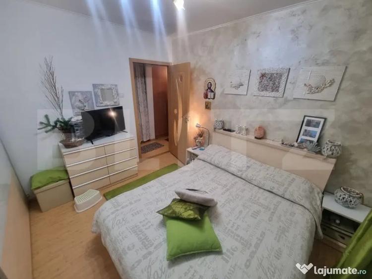 Apartament cu 3 camere decomandat, mobilat în Craiovița Nouă
