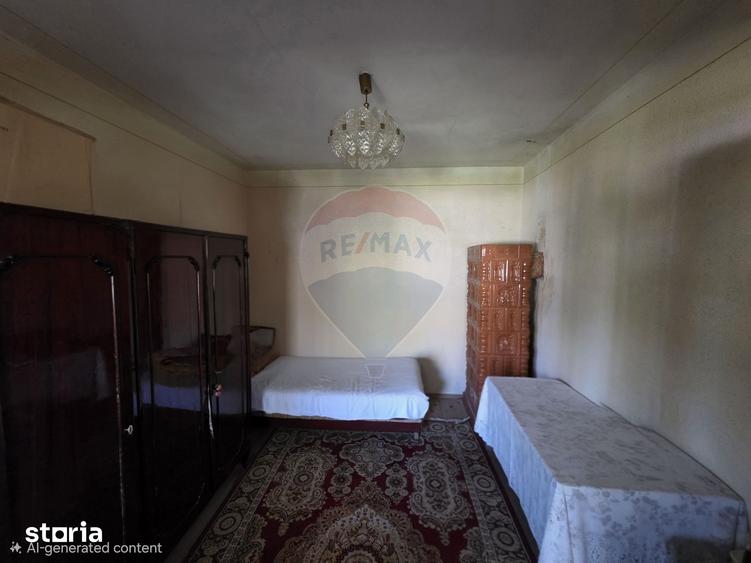 Casă cu 4 camere cu Teren 2880 Mp în Giulvăz