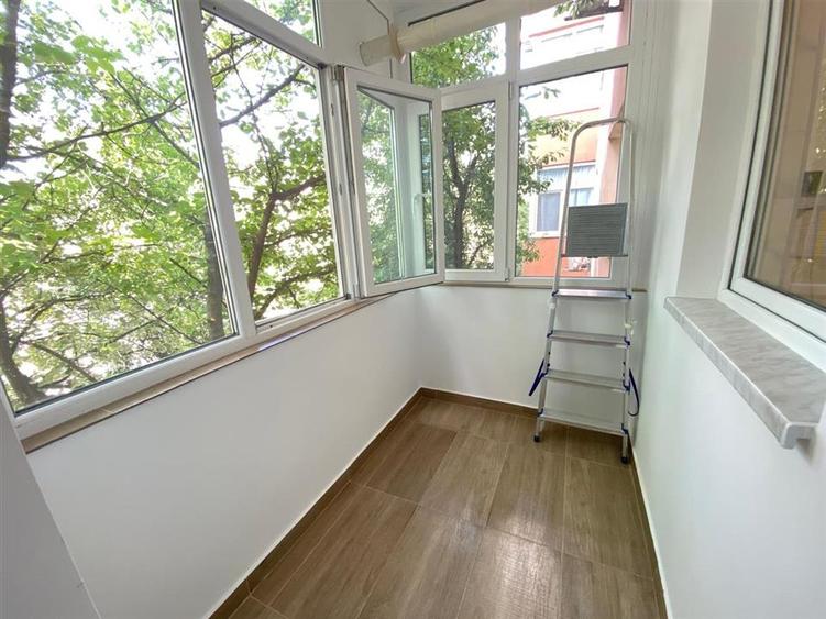 Apartament cu 2 camere decomandat în Podul de Fier