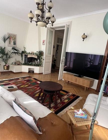Apartament cu 3 camere semidecomandat în Cișmigiu