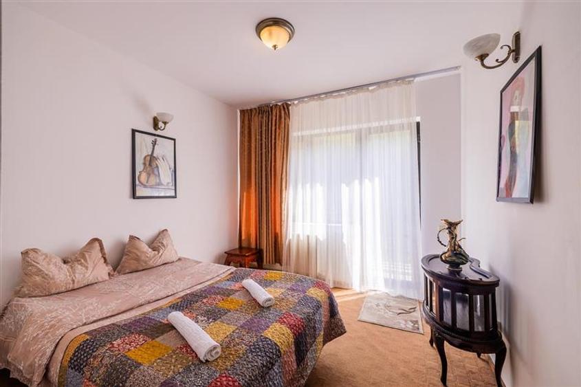 Hotel/Pensiune, de 800 mp, în Exterior Est
