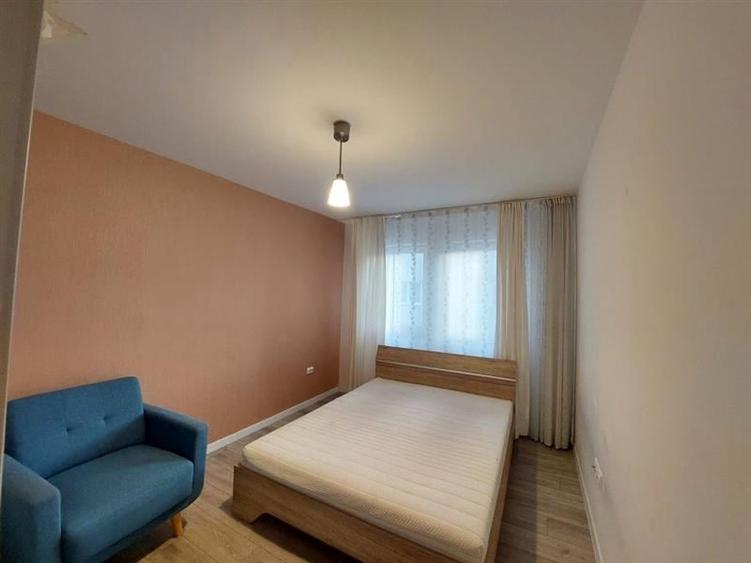 Apartament cu 3 camere semidecomandat, mobilat în Florești