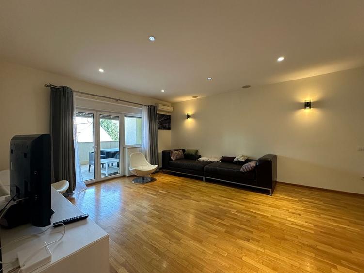 Apartament cu 3 camere decomandat în Herăstrău