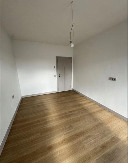 Apartament cu 3 camere semidecomandat în Iris