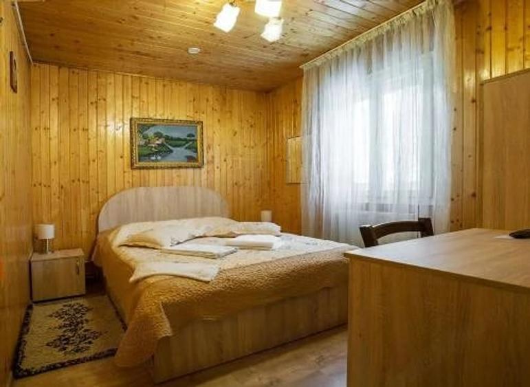 Casă cu 16 camere cu Teren 1900 Mp în Central